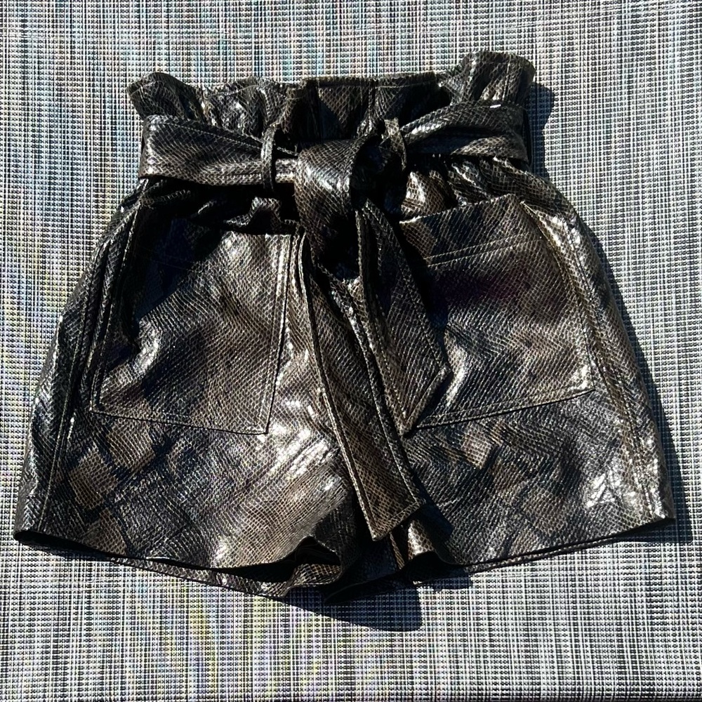 BLANK NYC Faux Leather Snake Print Belted Shorts Brown/Black Size 24 NWOT